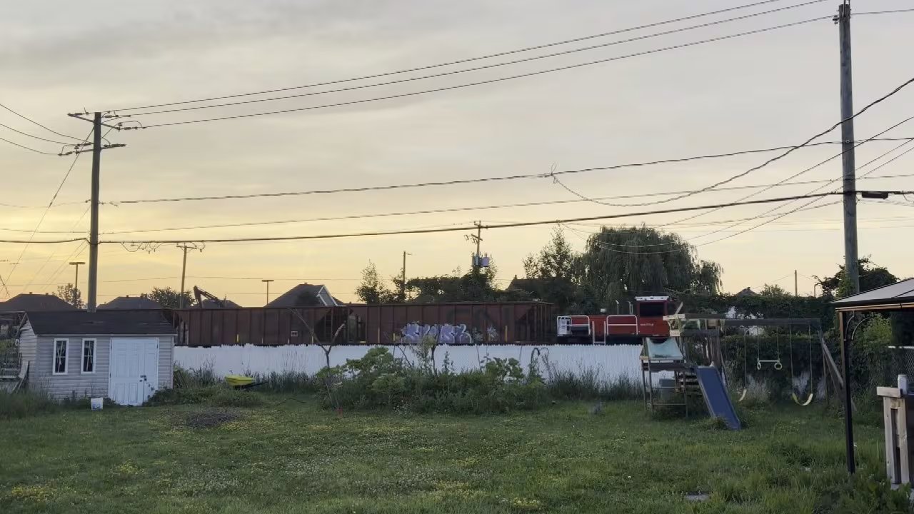 Days after derailment, trains are back on tracks in Repentigny, Que. — and residents are uneasy