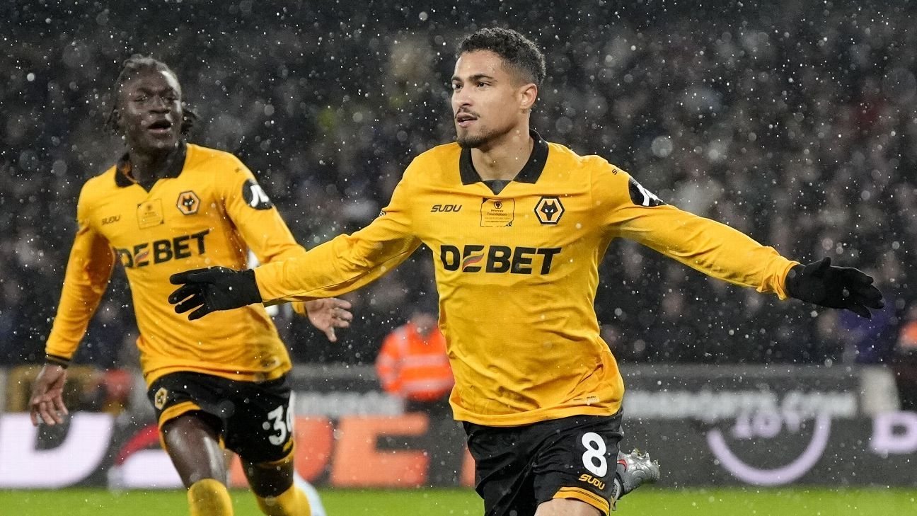 Transfer rumors, news: Man United, Liverpool turn to Wolves midfielder