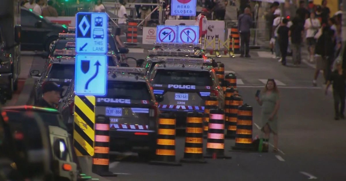 2 killed, 6 injured at Toronto festival after pair of gunmen shoot at one another
