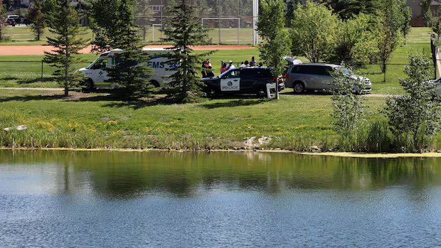 Child drowns in southeast Calgary pond