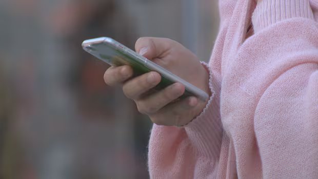 N.L. teen whose intimate photo was shared says error by RCMP prevented her from getting justice