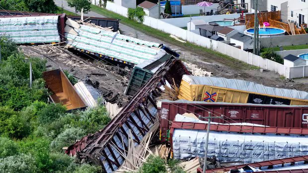 After derailment, Repentigny, Que., asks Ottawa to reduce freight train speeds in urban areas