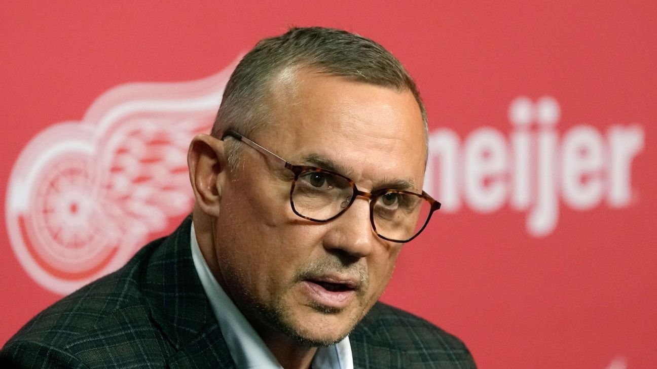 Steve Yzerman abruptly steps down as Red Wings GM