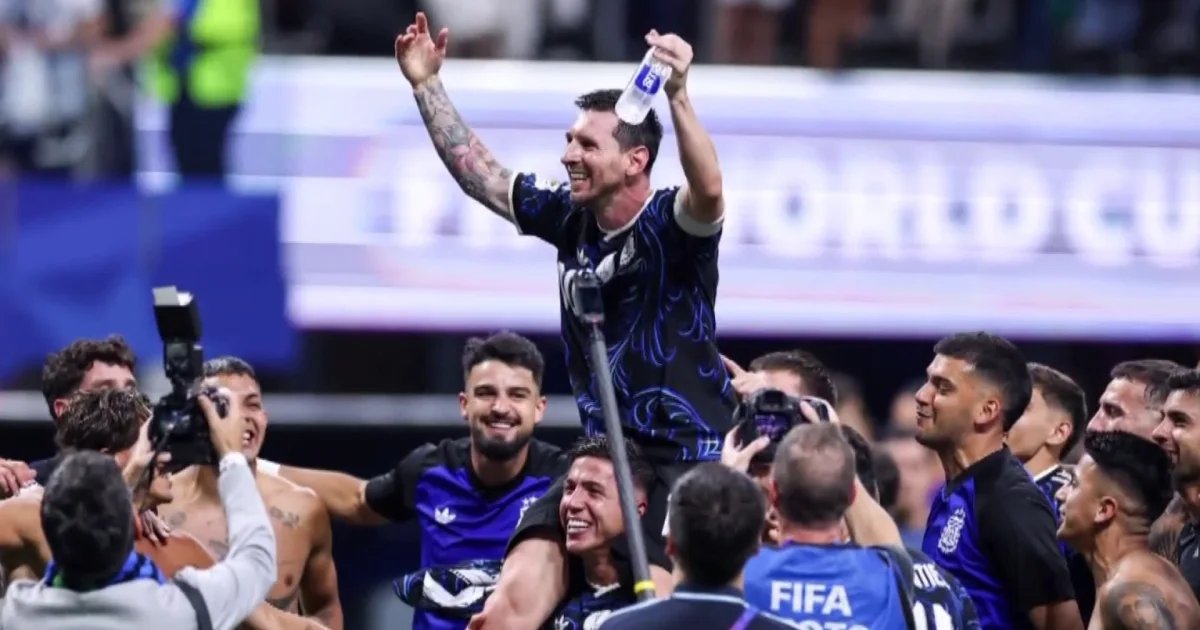 Argentina beats England to reach finals 