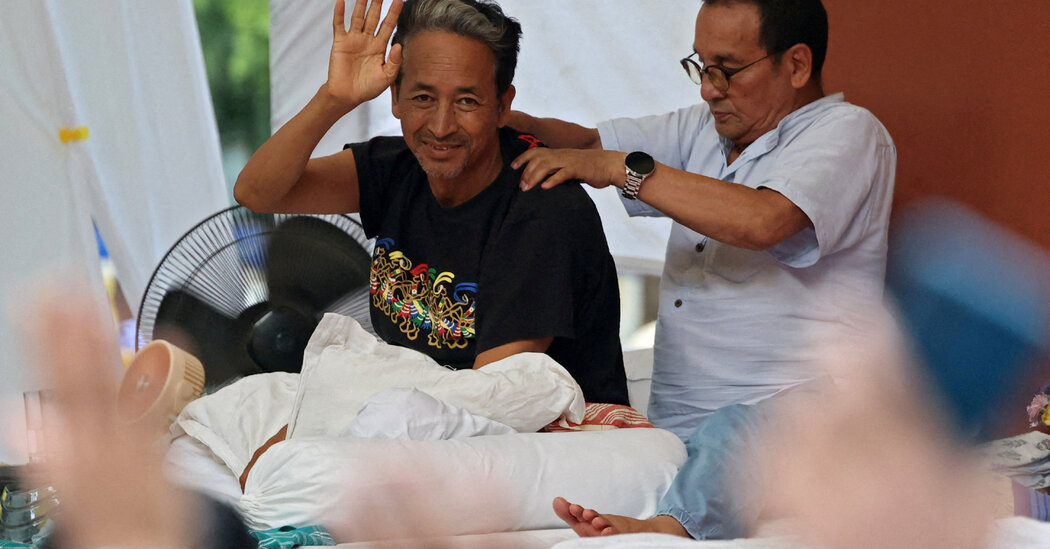 Prominent Indian Activist Breaks Hunger Strike After 26 Days