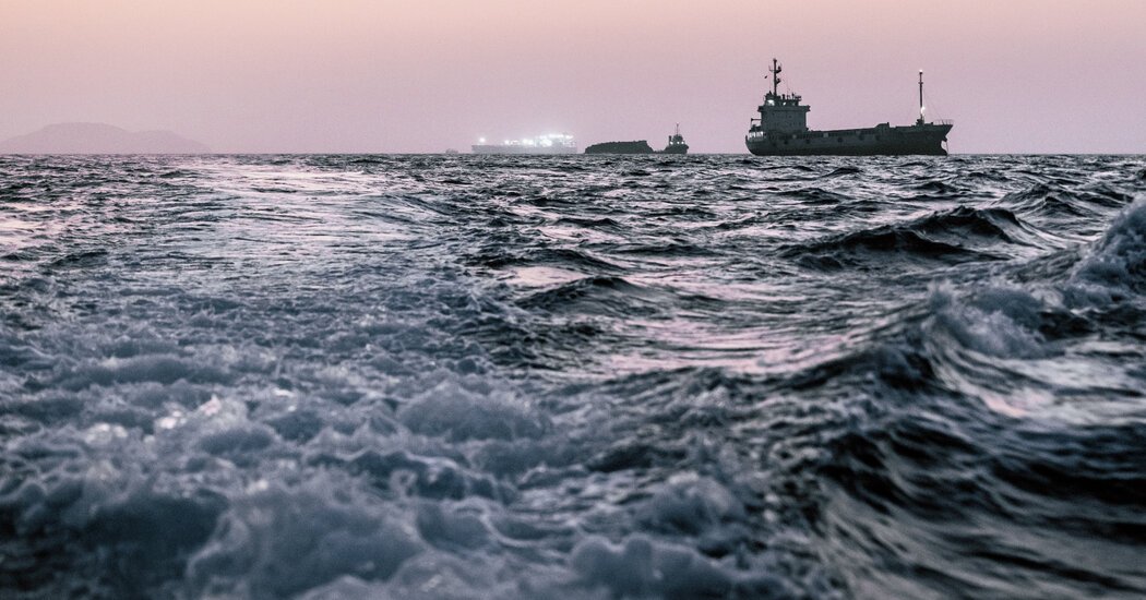 Iran War Live Updates: U.S. and Iran Signal Hope for Diplomacy Despite New Attacks