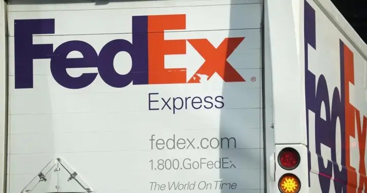 FedEx employees say they reported voyeurism concerns to management, were told to ‘relax’ – BC