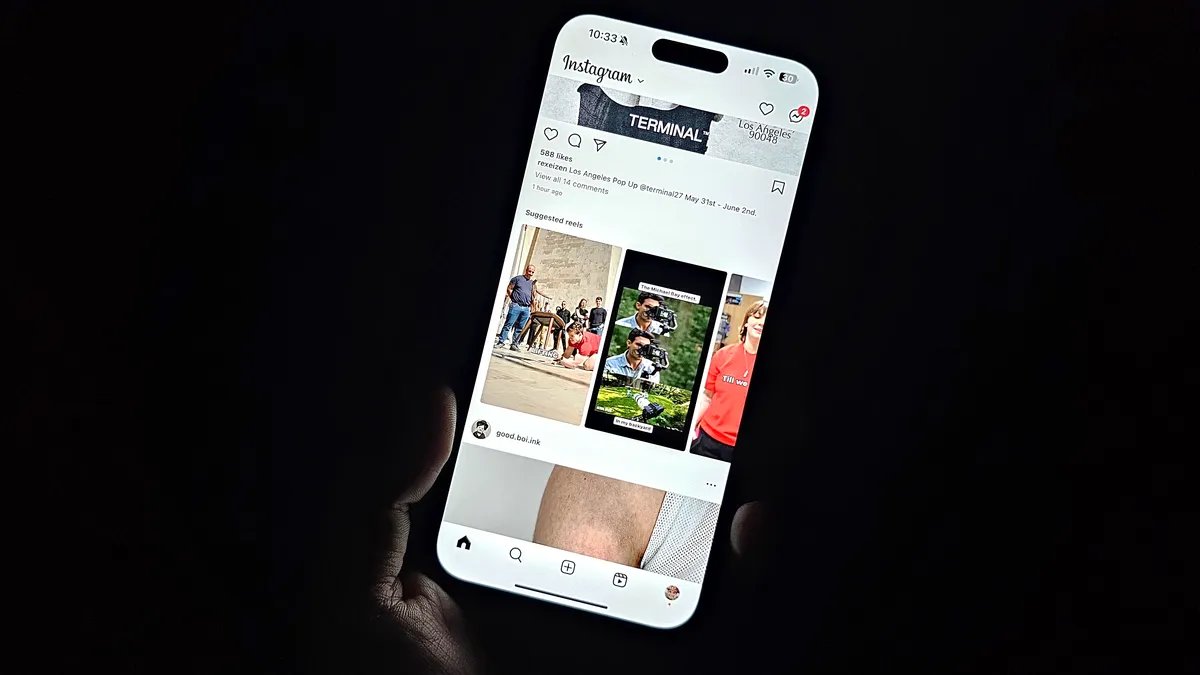 Using Your iPhone at Night? Here’s How You Can Make the Screen Extra Dim
