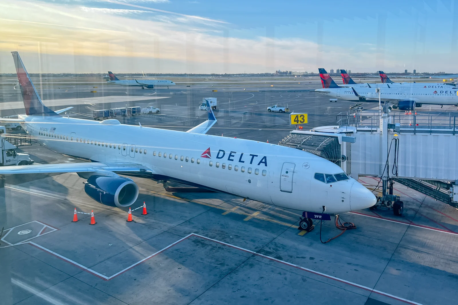 Gaming, not gambling: Delta partners with DraftKings for inflight sports picks