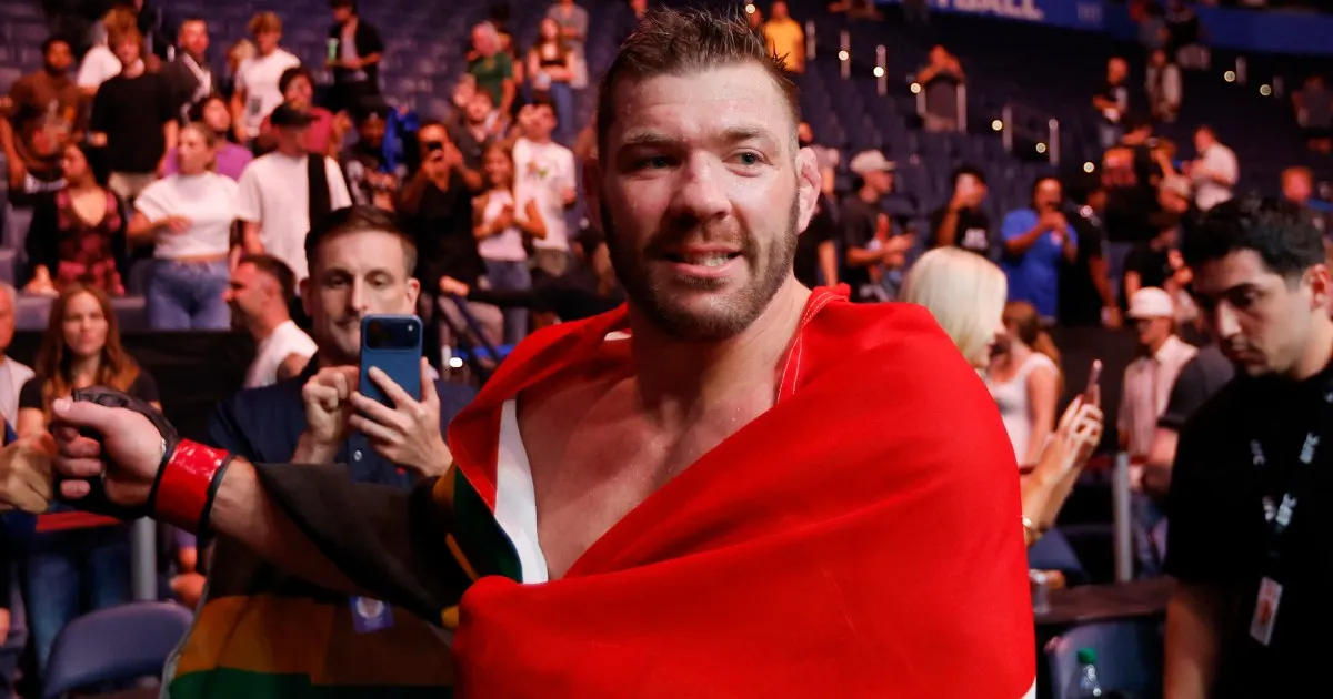 Du Plessis makes winning return to UFC with dominant decision over Usman | Mixed Martial Arts News