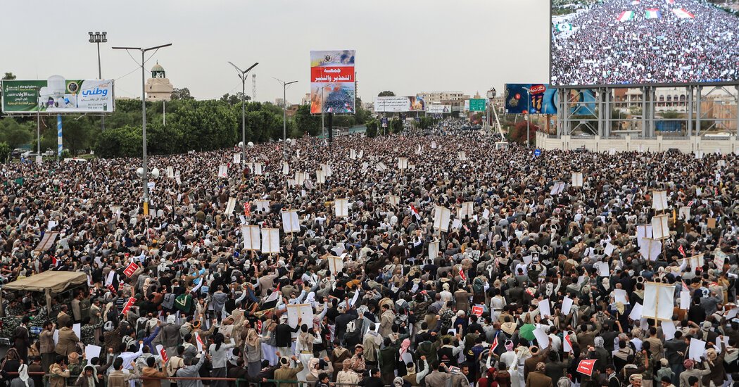 Iran War Live Updates: Iran-Backed Houthis Expand Conflict With Red Sea Blockade