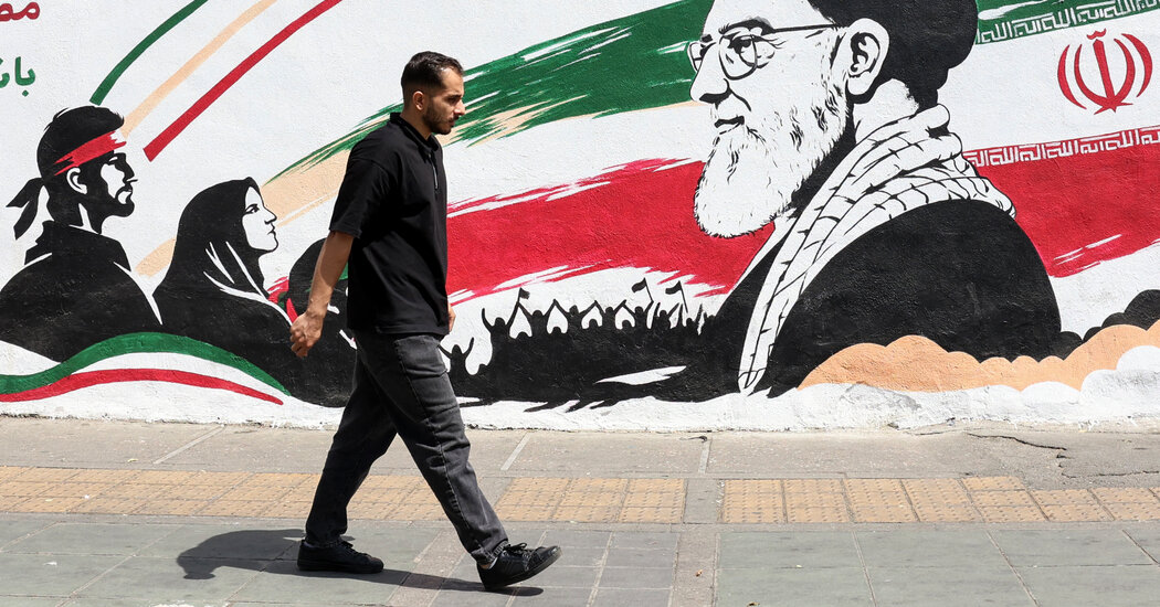 Iran War Live Updates: U.S.-Iran Strikes Abate as War Enters Latest Crossroads