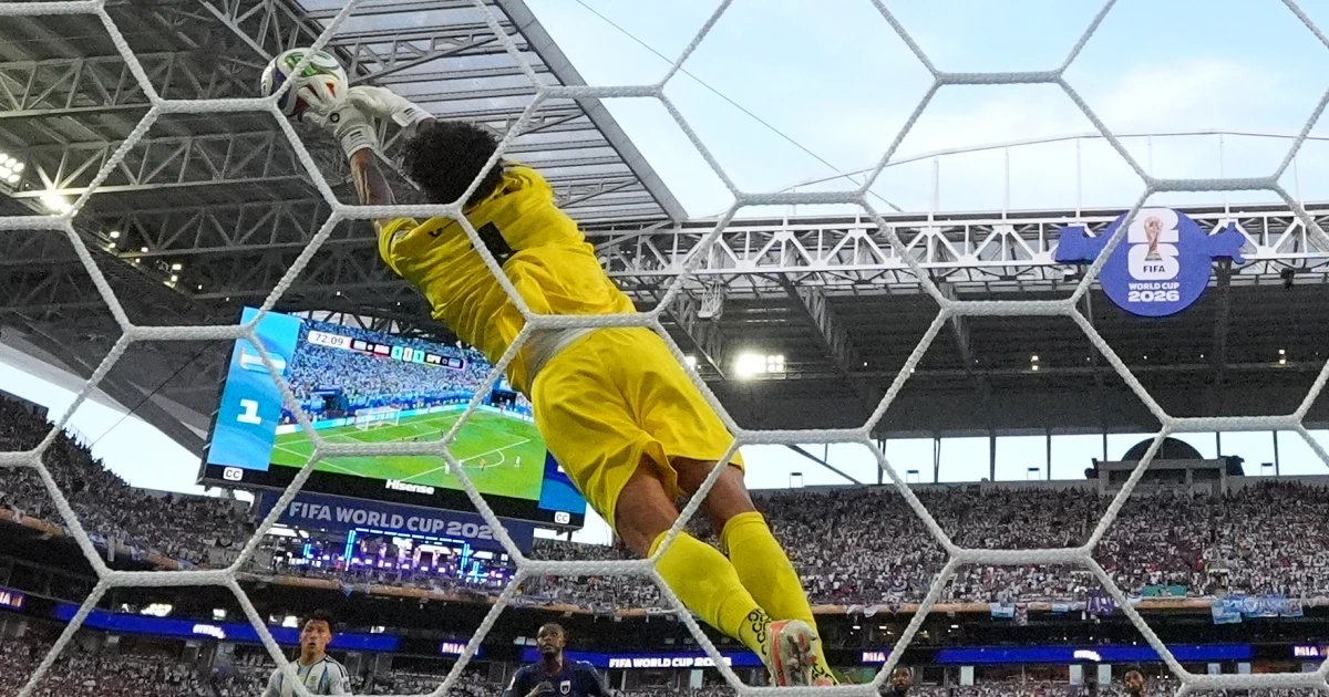 Lionel Messi faces a surprising test: Vozinha, Cape Verde’s 40-year-old goalie