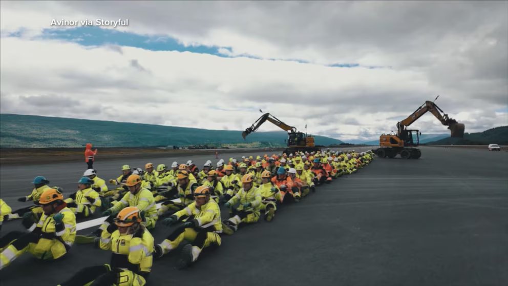 WATCH:  Construction workers perform 'Viking Row'
