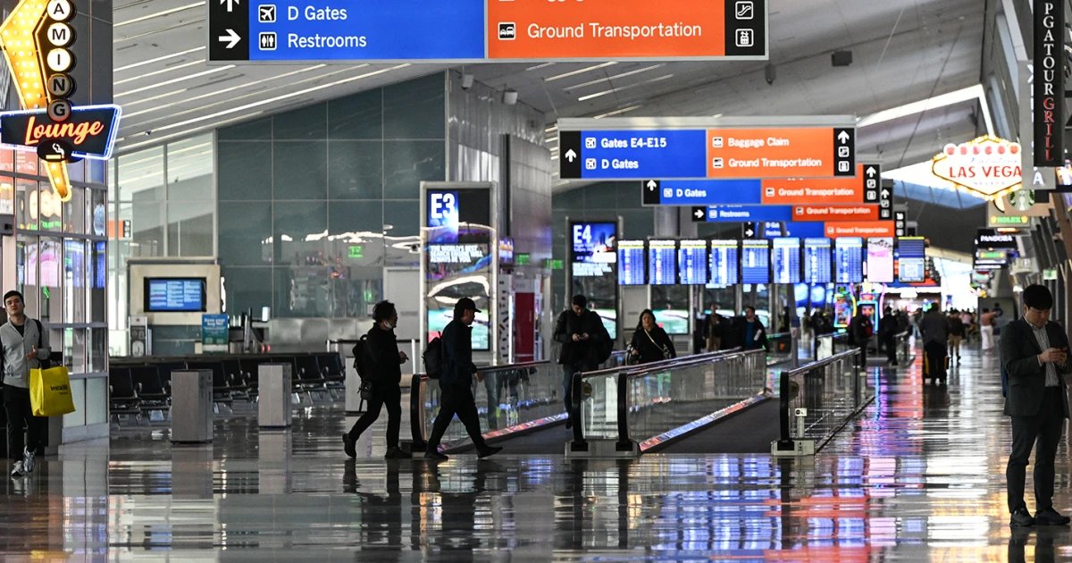 ICE agents in plainclothes handcuff man at Las Vegas airport, shocking onlookers