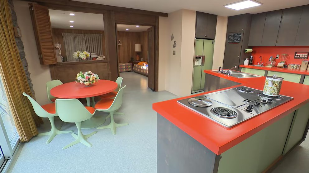 WATCH:  Inside the iconic 'Brady Bunch' house