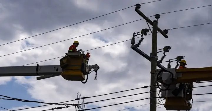 More than 30,000 hydro clients without power in Quebec after severe storms – Montreal