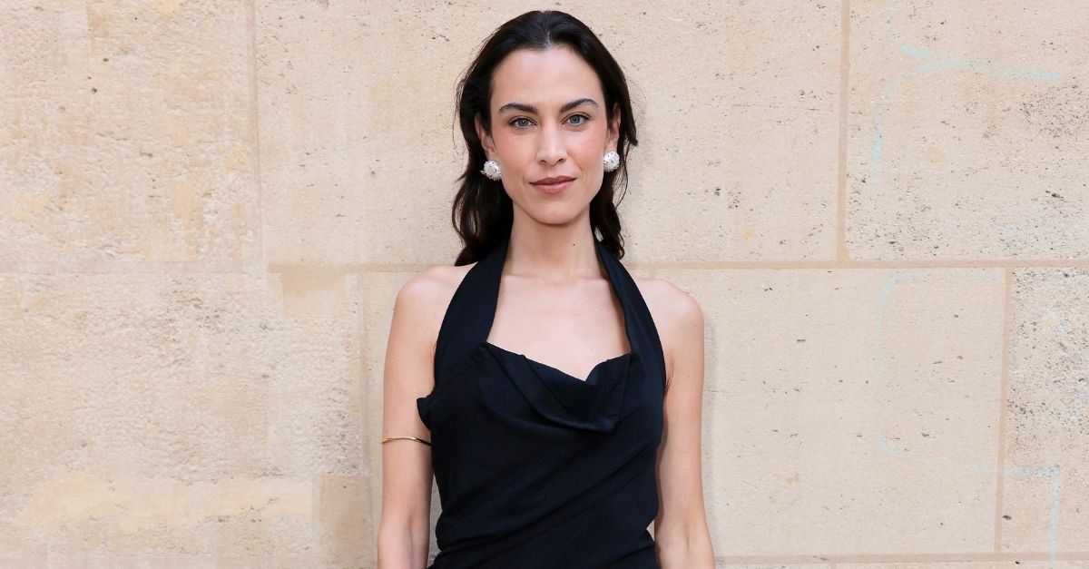 Alexa Just Wore This “Cheap” Shoe Trend With a Black Dress