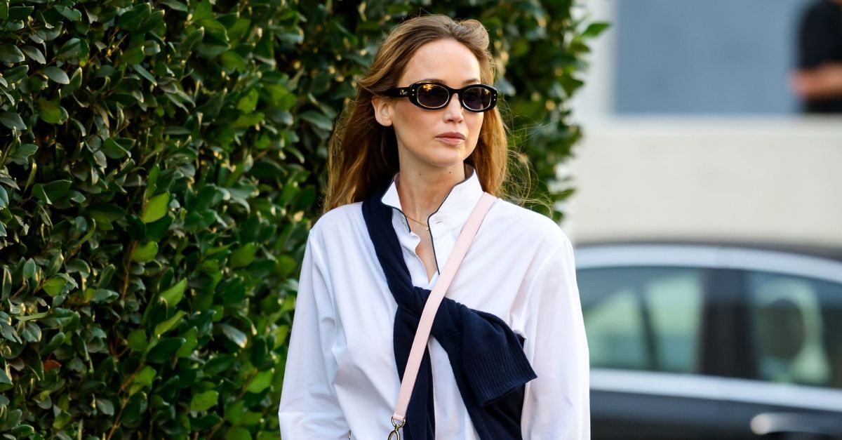 JLaw Confirmed It: Flip-Flops Look Chicest With Black Trousers