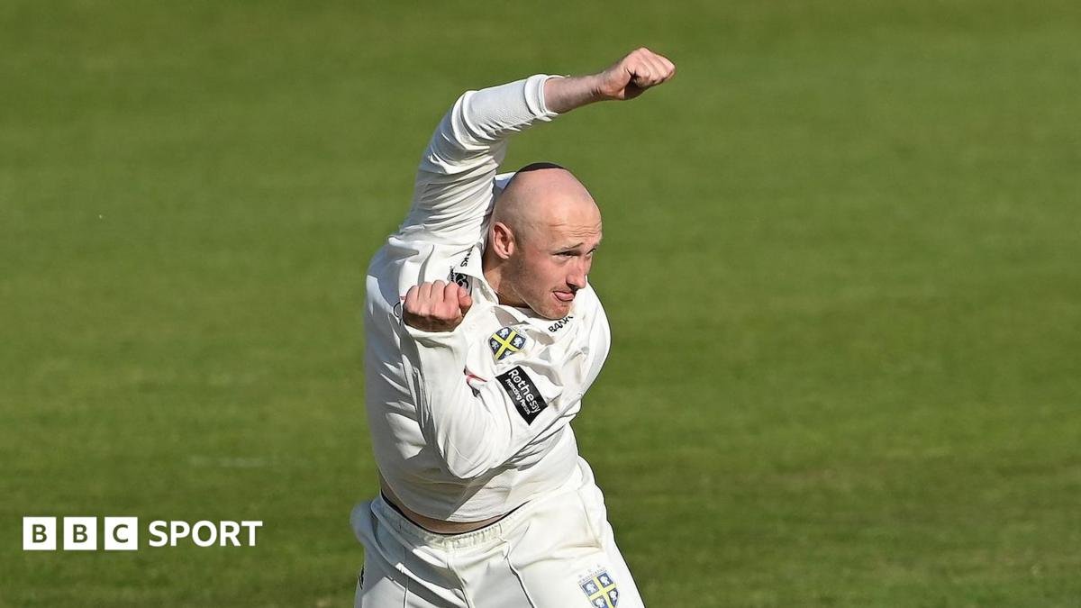 Durham: Callum Parkinson signs one-year extension for 2027 season