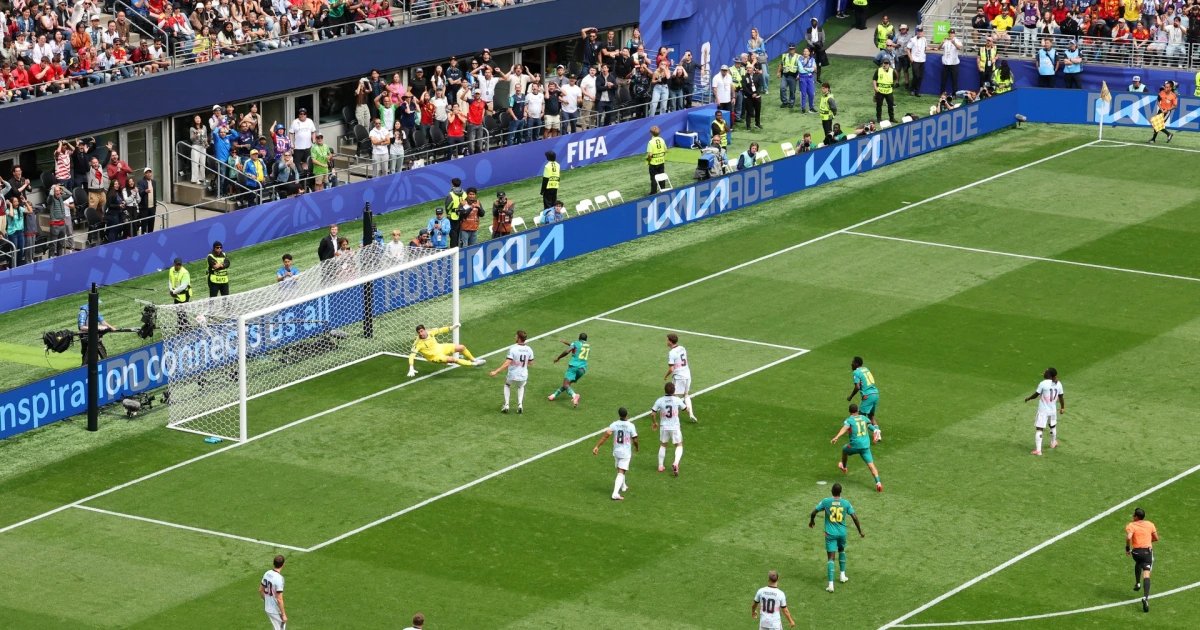¡Golazo colectivo! Habib Diarra marca el primero de Senegal ante Bélgica