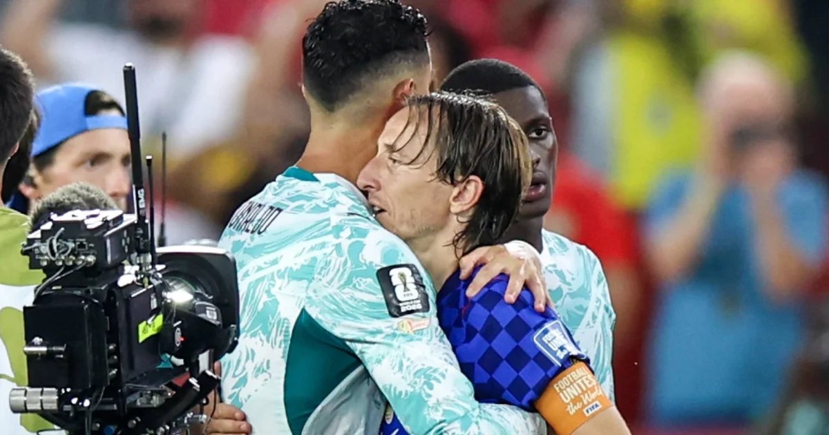 Modric se despide del Mundial: el abrazo con CR7, consuelo a sus compañeros y el adiós a la leyenda