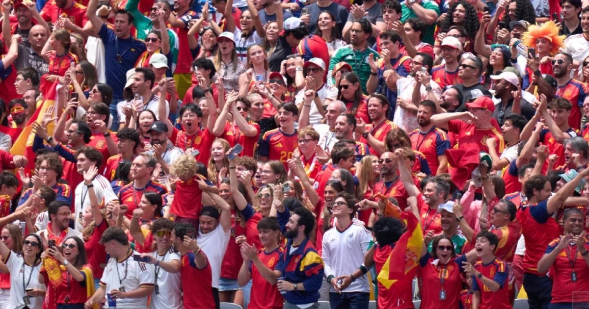 La Furia Roja estalla la emoción de los hinchas con el gol de Fabián Ruíz