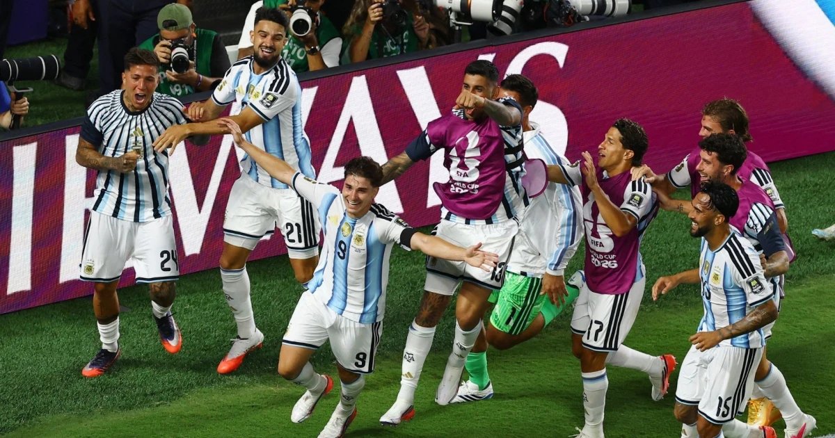 ¡Golazo de Argentina! Julián Álvarez adelanta a la Albiceleste en tiempos extra