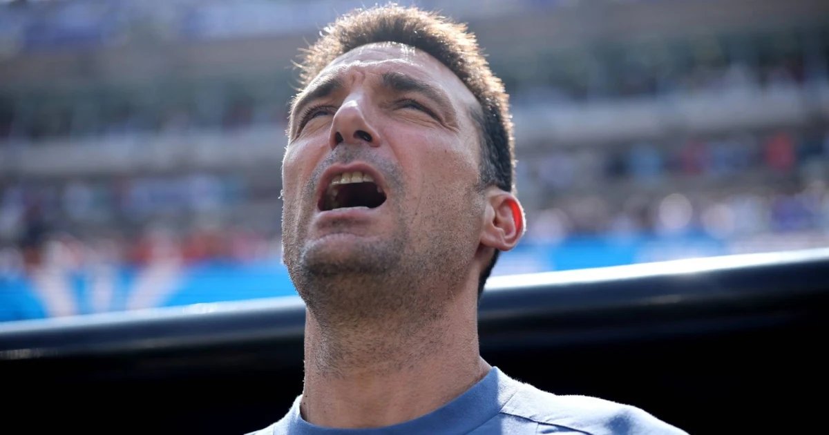 Conmovido: así entonó Scaloni el Himno de Argentina en la Final del Mundial ante España