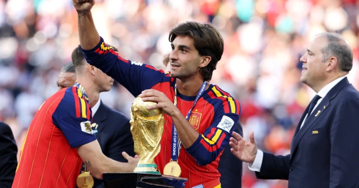 Ferran Torres y Luis de la Fuente le dedican el título a toda España al terminar el partido