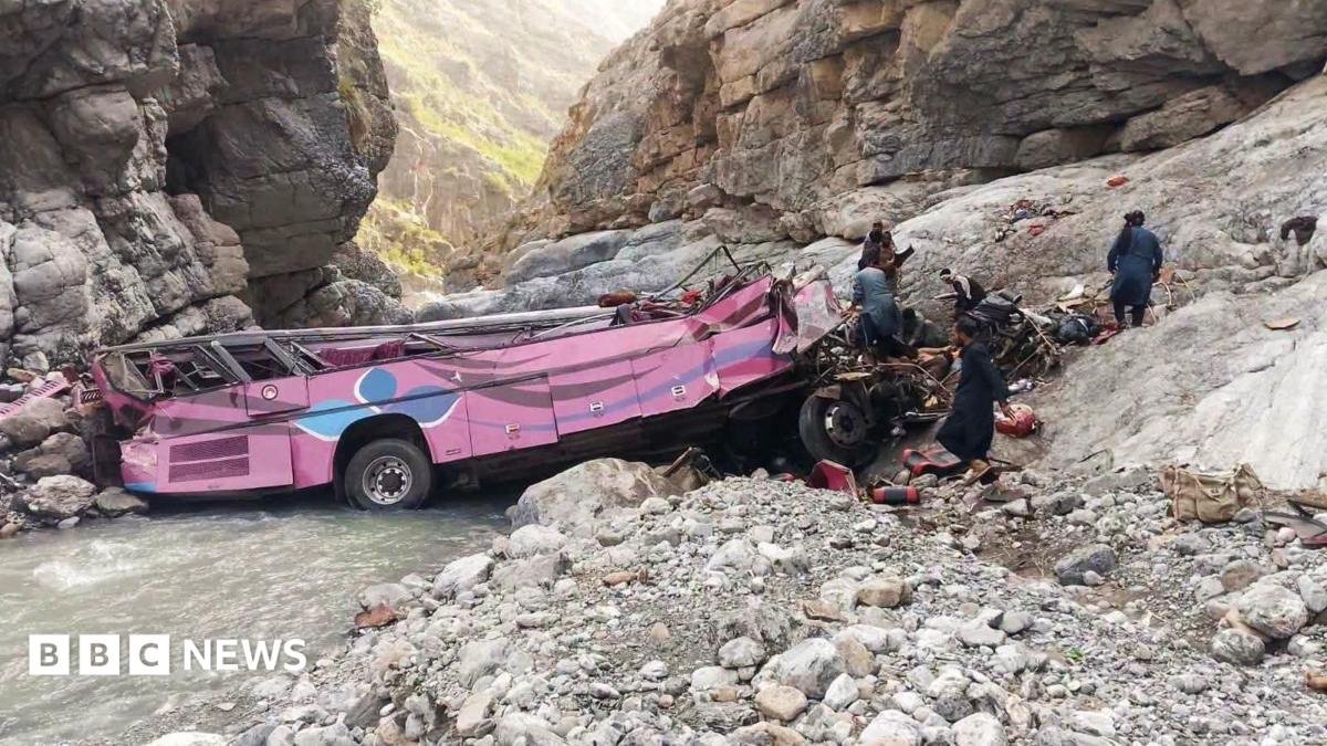 Pakistan: Overcrowded bus plunges into ravine, killing at least 32