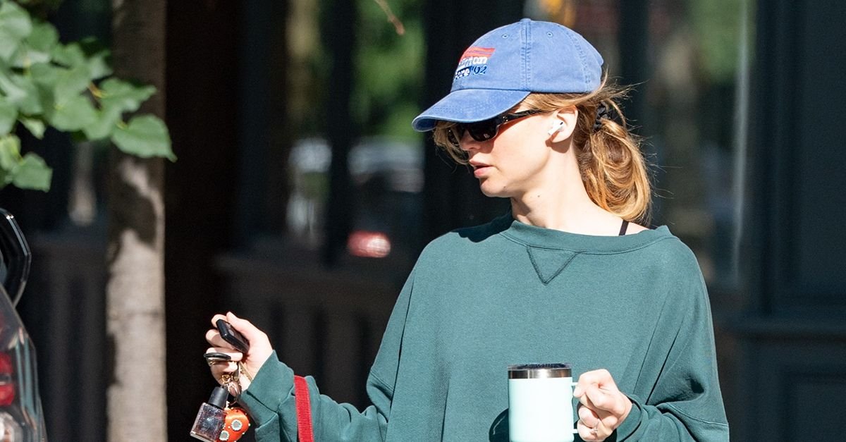 J.Law Wore the Summer Legging Trend to Swap 7/8 Leggings For