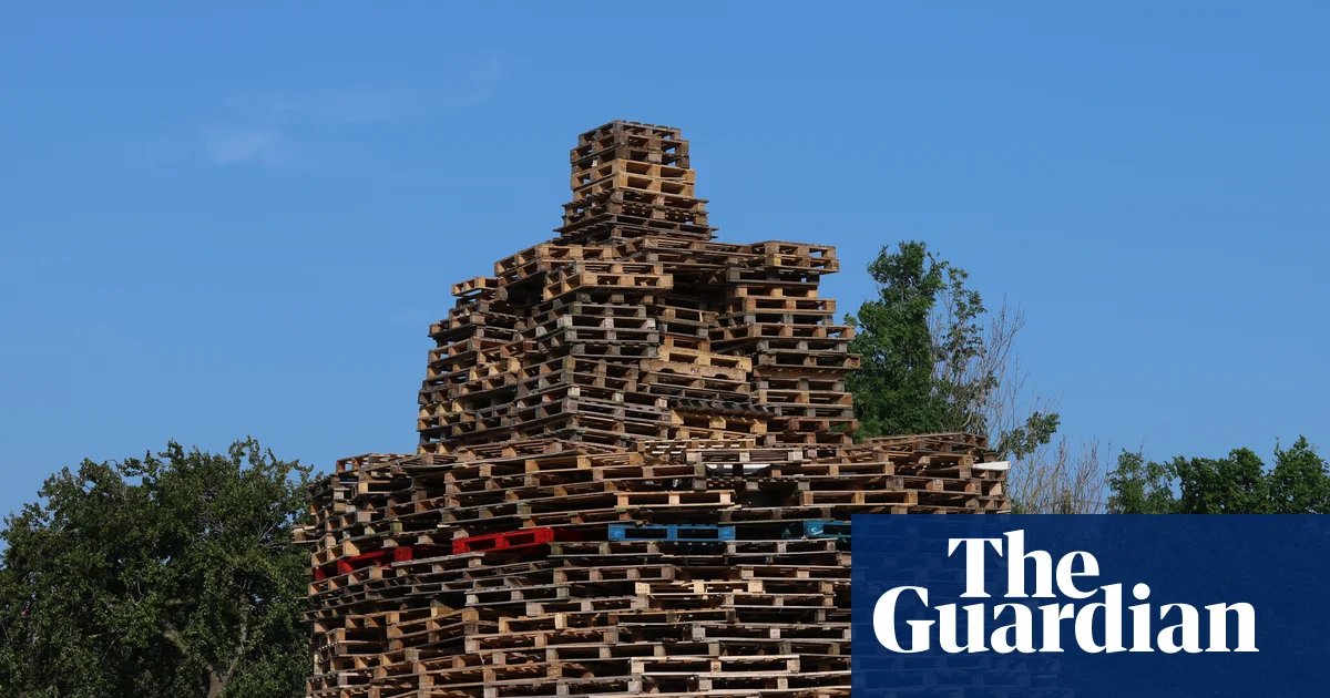 Man dies after falling from Eleventh Night bonfire in east Belfast | Belfast