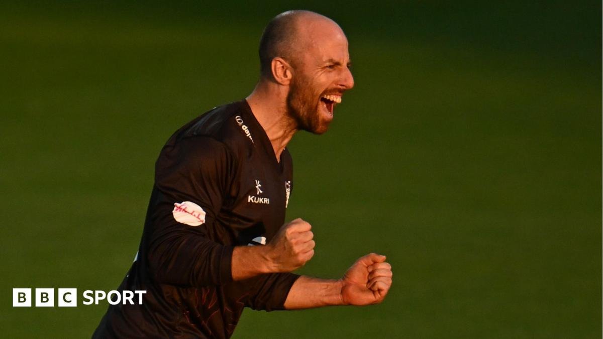 T20 Blast: Yorkshire into quarter-finals as Hampshire secure home tie