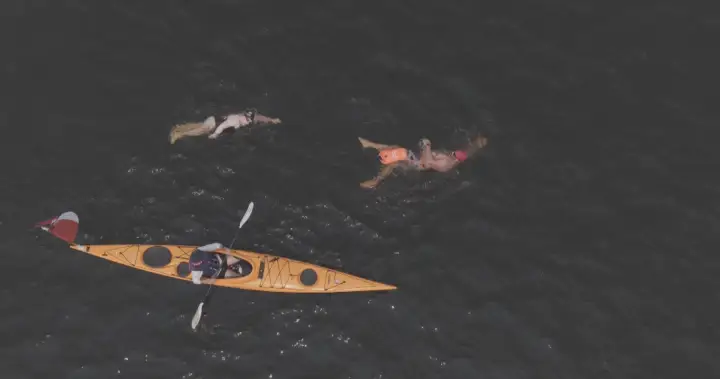 Kenora, Ont. man swims across Lake of the Woods, raises funds for kids’ health care