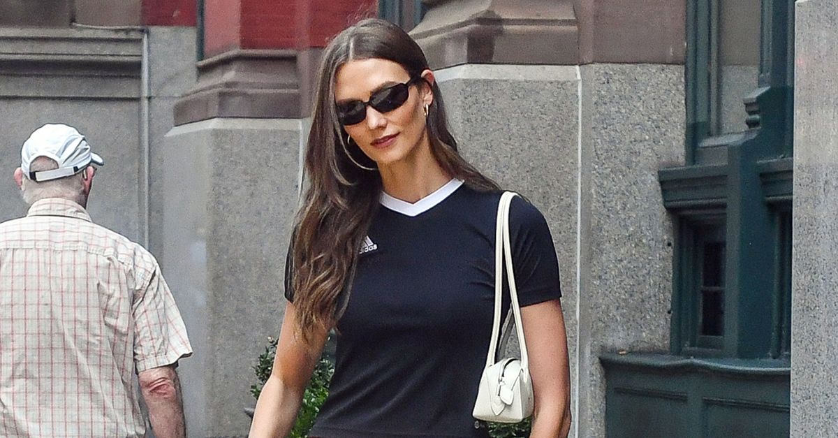 The 3-Piece Flat-Shoe Outfit Trend of Late Summer 2026