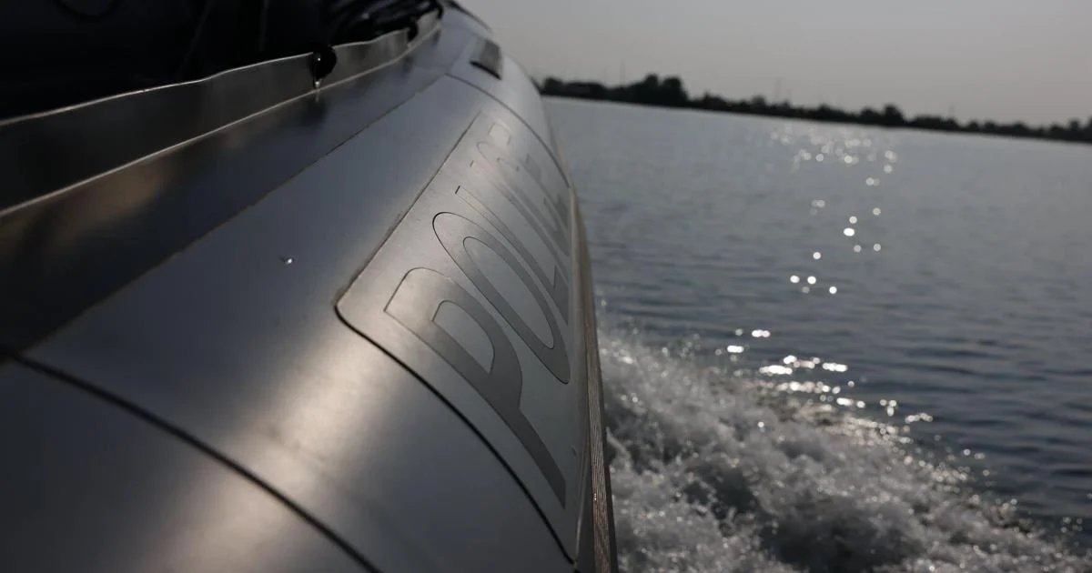 Two injured after boat crashes into Lake Ontario shoreline