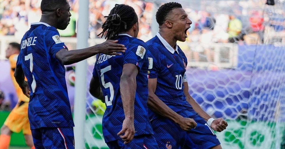 France reaches World Cup quarterfinals with 1-0 win over Paraguay