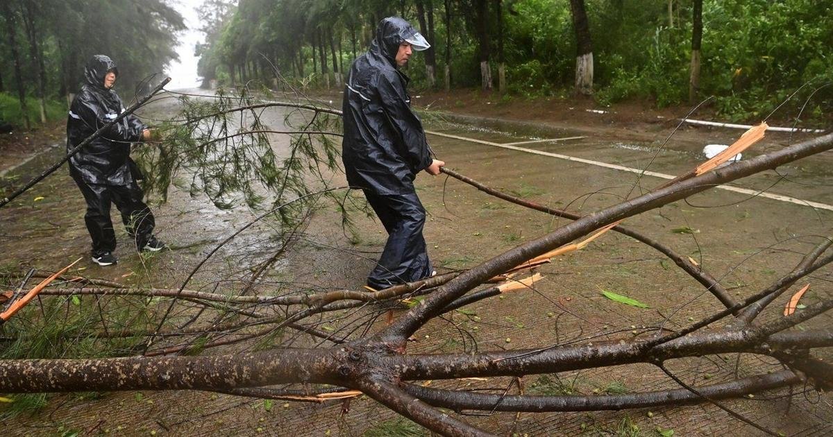 Heavy rains leave 5 dead in China’s north while Tropical Storm Maysak hits the south and Vietnam