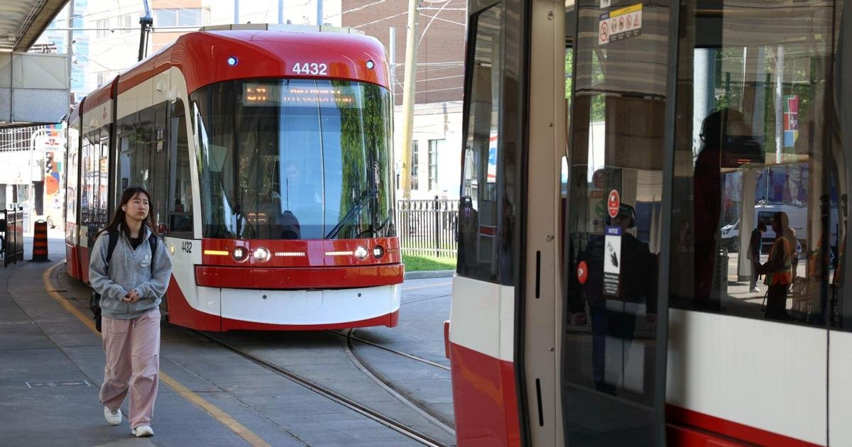 TTC launches streetcar camera pilot Monday to catch drivers illegally passing open doors