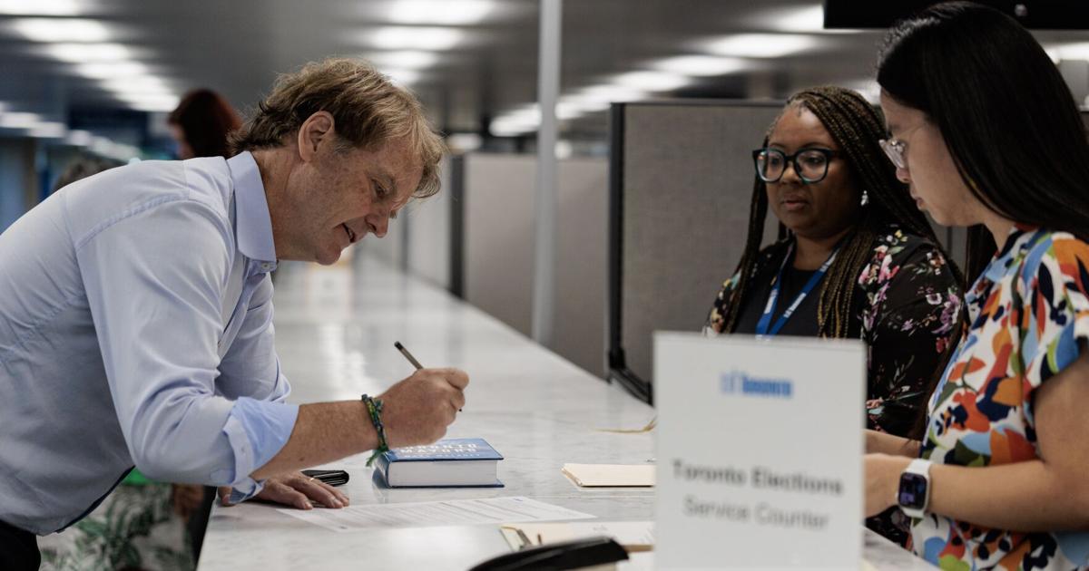 New mayoral election poll shows a slip in support for Brad Bradford with Chris Alexander in the race