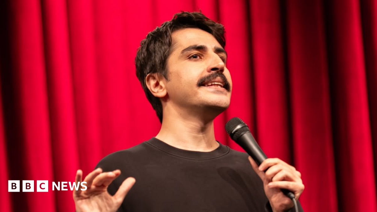 Stand-up comic held for jokes about Erdoğan and Islam in Turkey crackdown