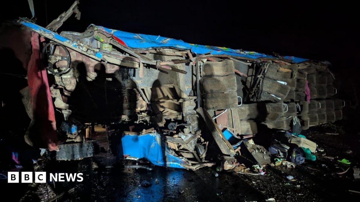 King David Junior School, Ndejje: At least 20 pupils killed in Uganda road crash