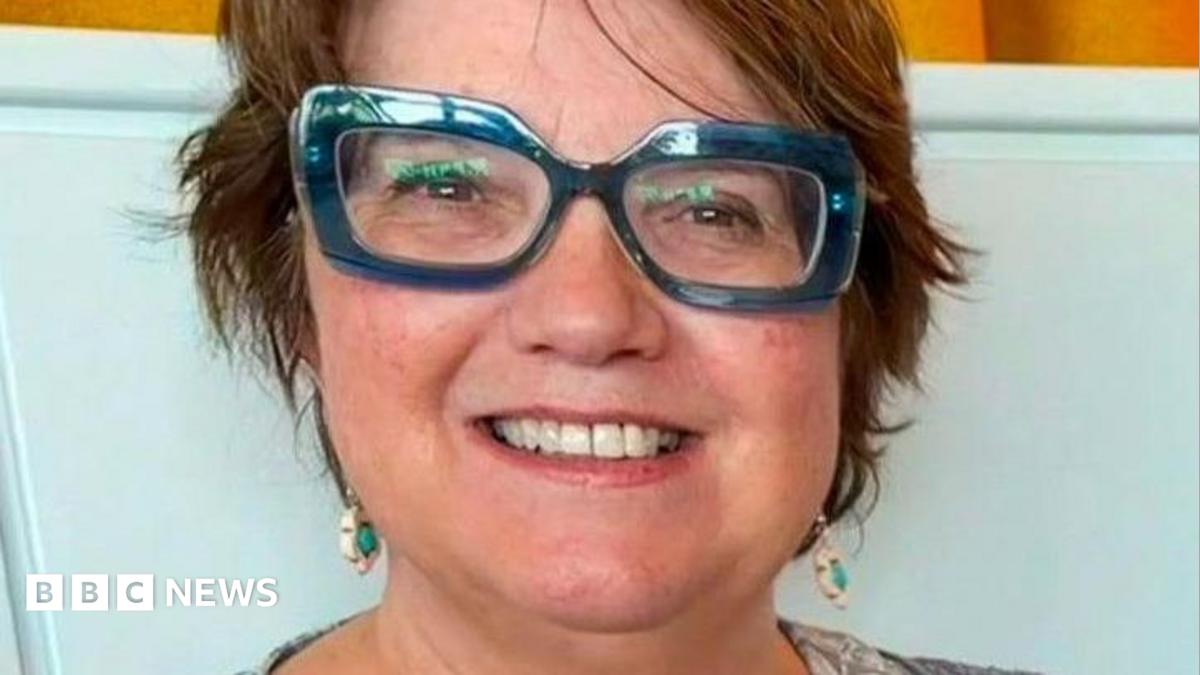 Multiple sclerosis: First drug to help patients walk now on NHS in England