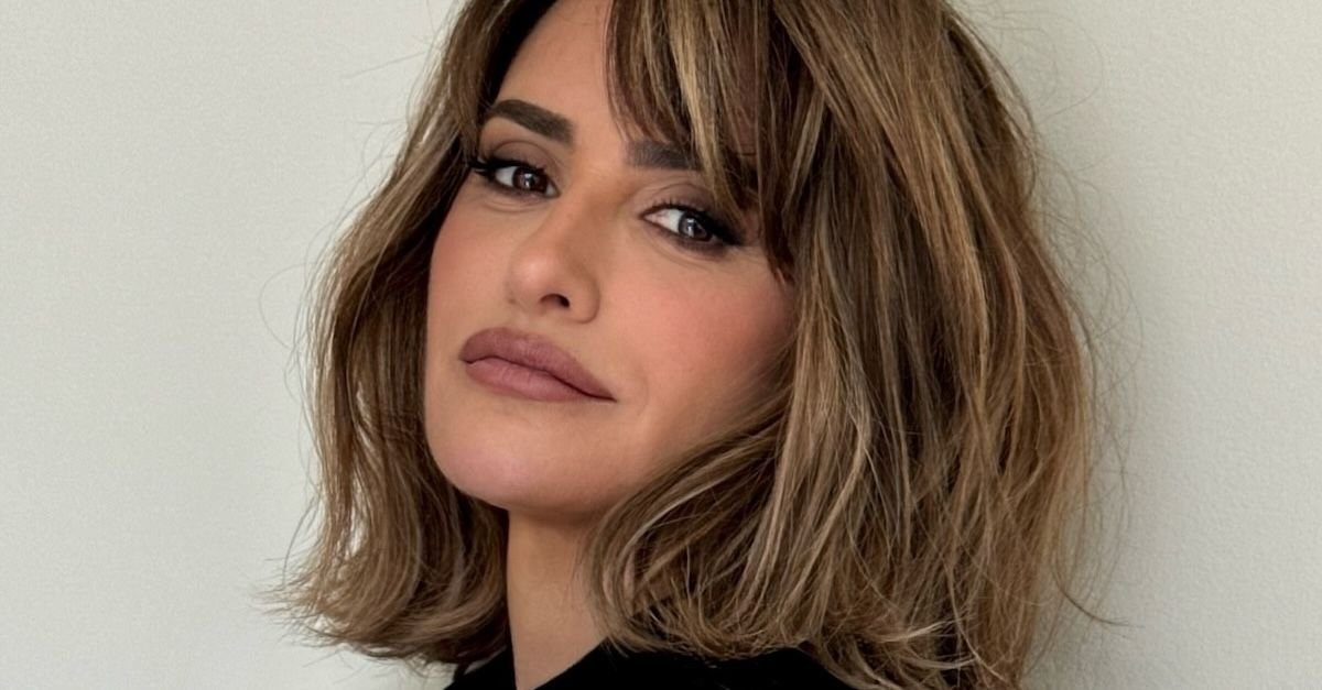 Penelope Cruz’s “Weekend Bob” Is #1 on My Summer Mood Board