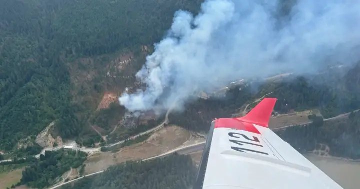Out-of-control wildfire forces evacuation in B.C.’s Fraser Valley