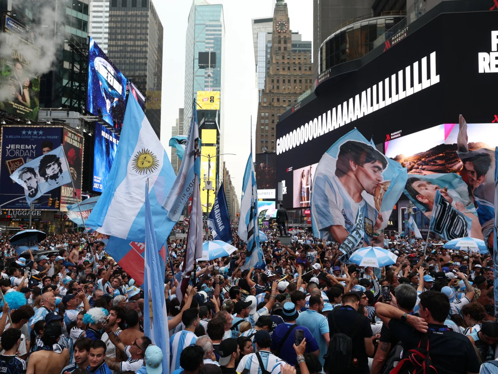 Argentina fans flood NYC’s Times Square before World Cup final | Football