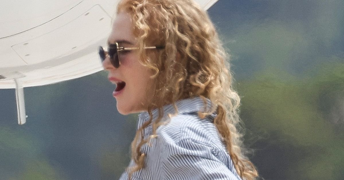 Nicole Kidman’s The Row Bag Is the Ultimate Airport Companion