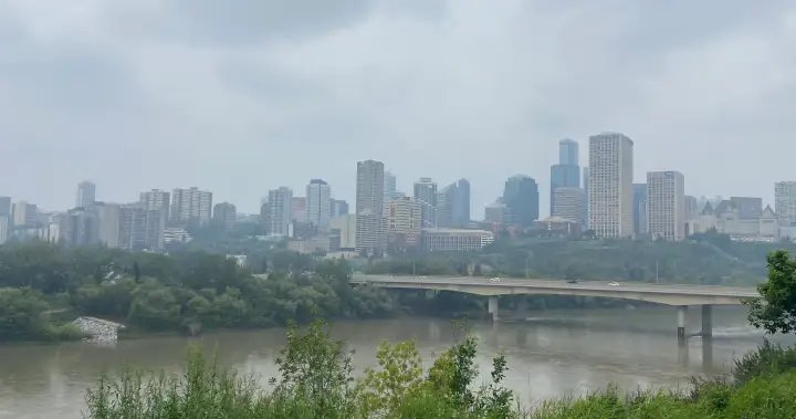 Air quality warning in Edmonton, much of Alberta due to N.W.T. wildfire smoke