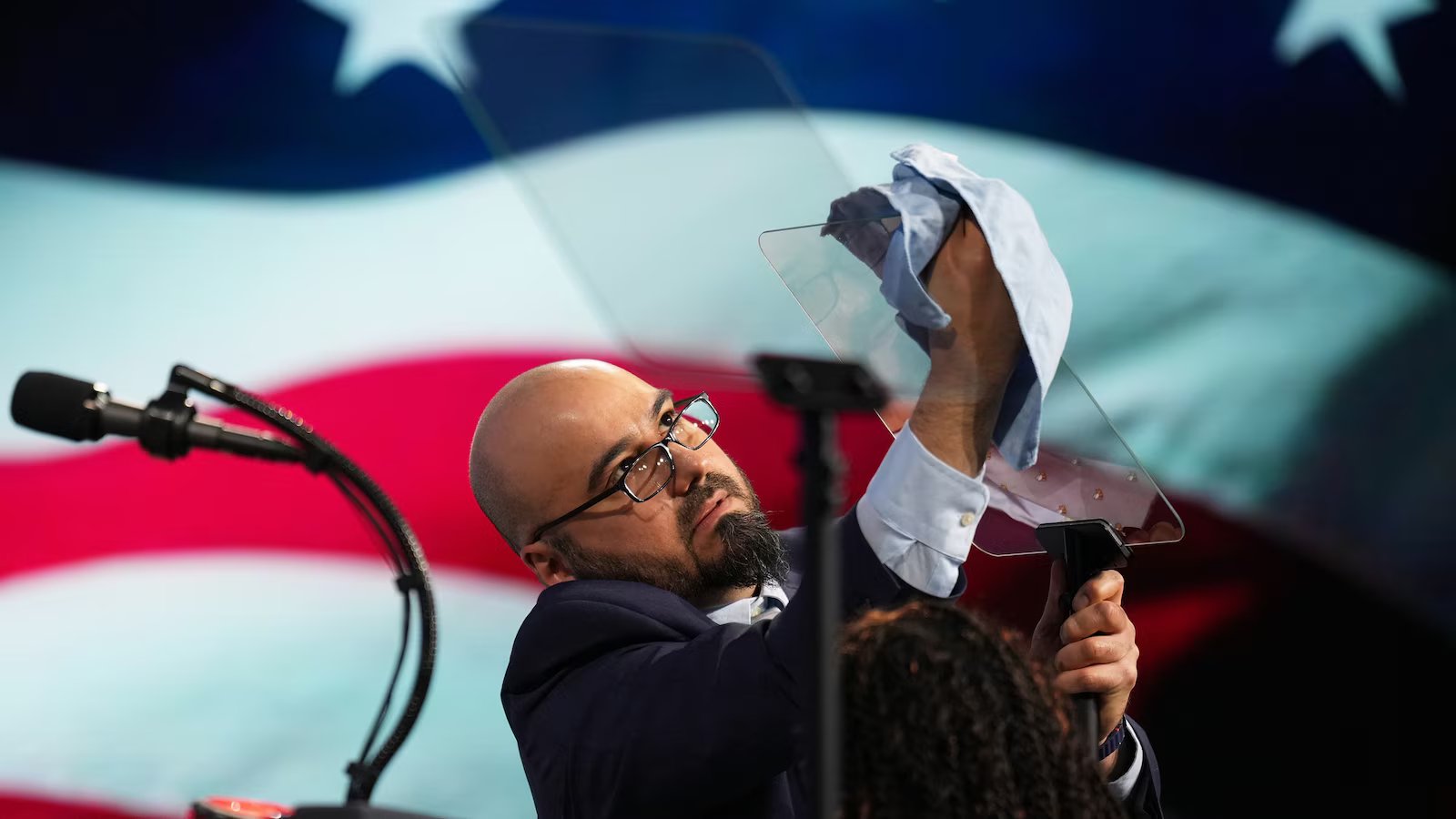 White House teleprompter operator made more than $100K betting on Trump’s speeches: Sources